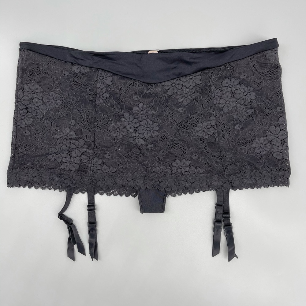 SOLD🚫Victoria’s Secret Angels Black Lace Garter Panties